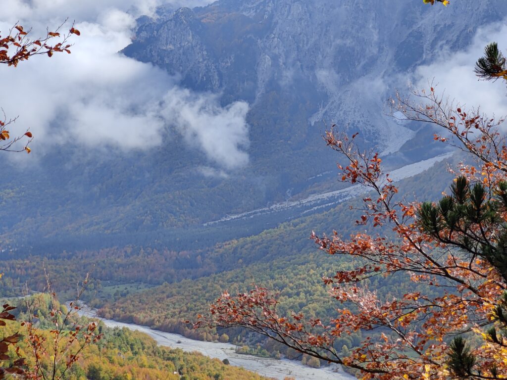 A challenging hike to Qafa e Valbonës